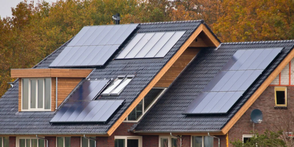Panneaux-solaires-sur-la-maison